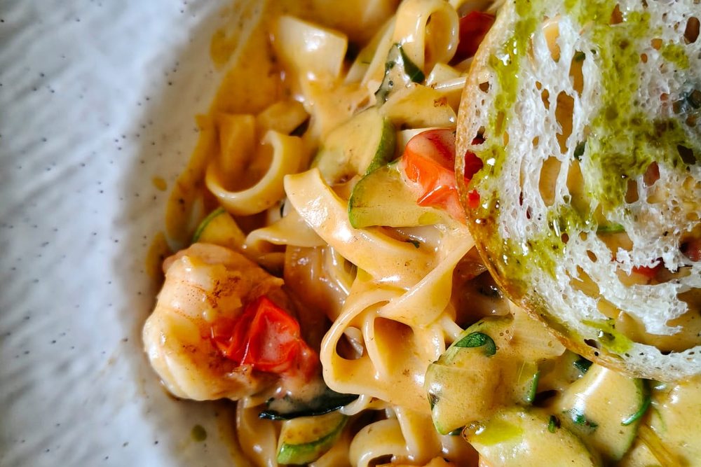 Tagliatelle with prawns and zucchini
