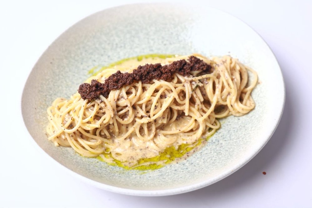 Truffle cream spaghetti