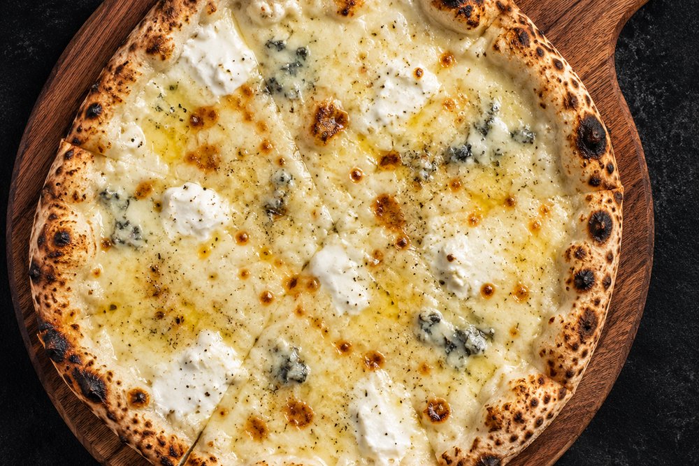 Quattro formaggio pizza